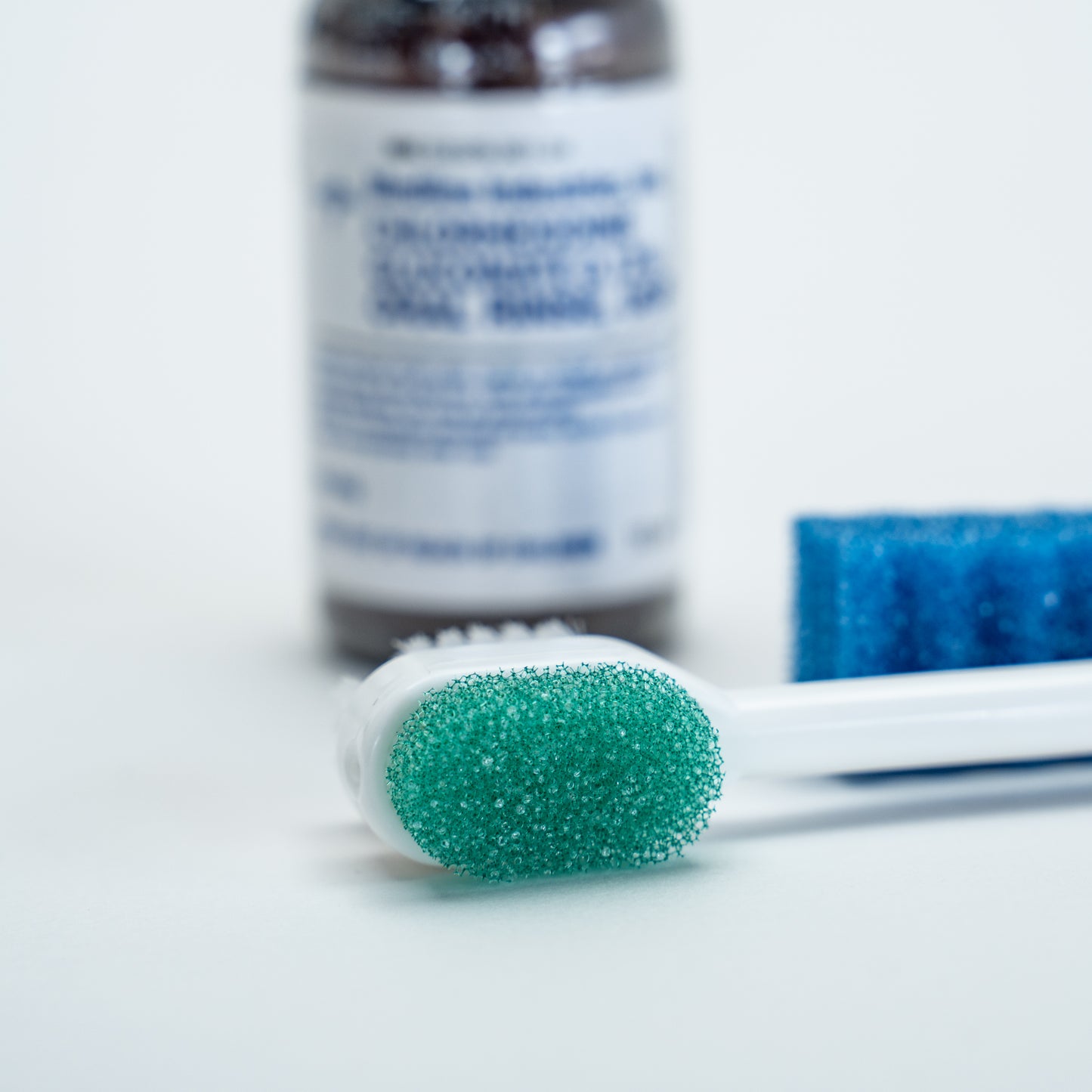 KIT DE LIMPIEZA DENTAL CON SUCCIÓN Y ENJUAGUE BUCAL CHG 0.12%