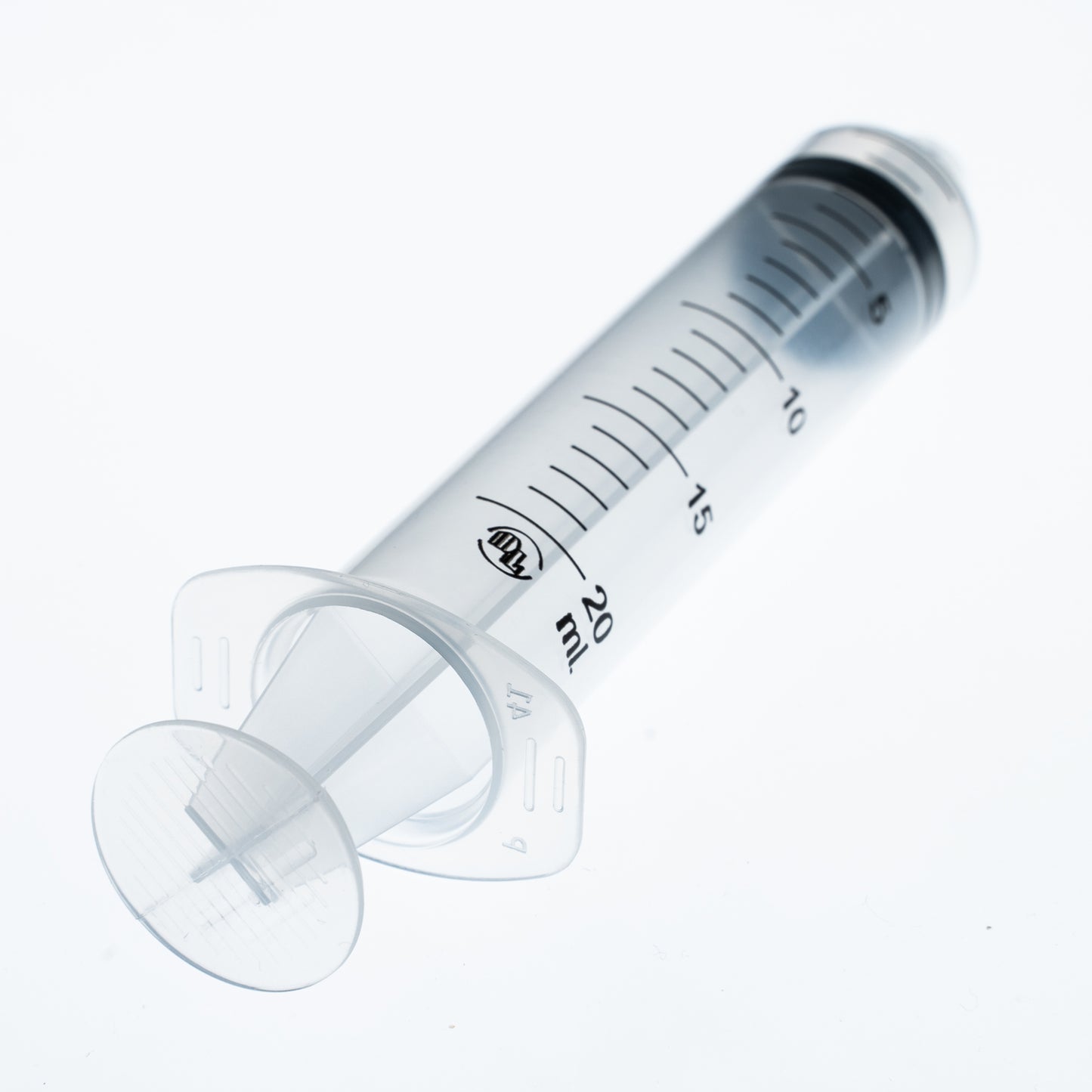 JERINGA DE PLÁSTICO ESTÉRIL/DESECHABLE PIVOTE LUER LOCK 20ML C/50